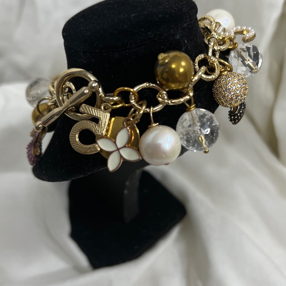 Charm Bracelet with Stylish and Designer Charms Plus Fresh Water Pearls, Amazing - Picture 10 of 11